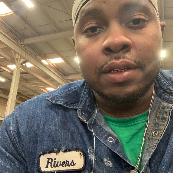 Meet your Posher, Demarlo - Picture 1 of 1